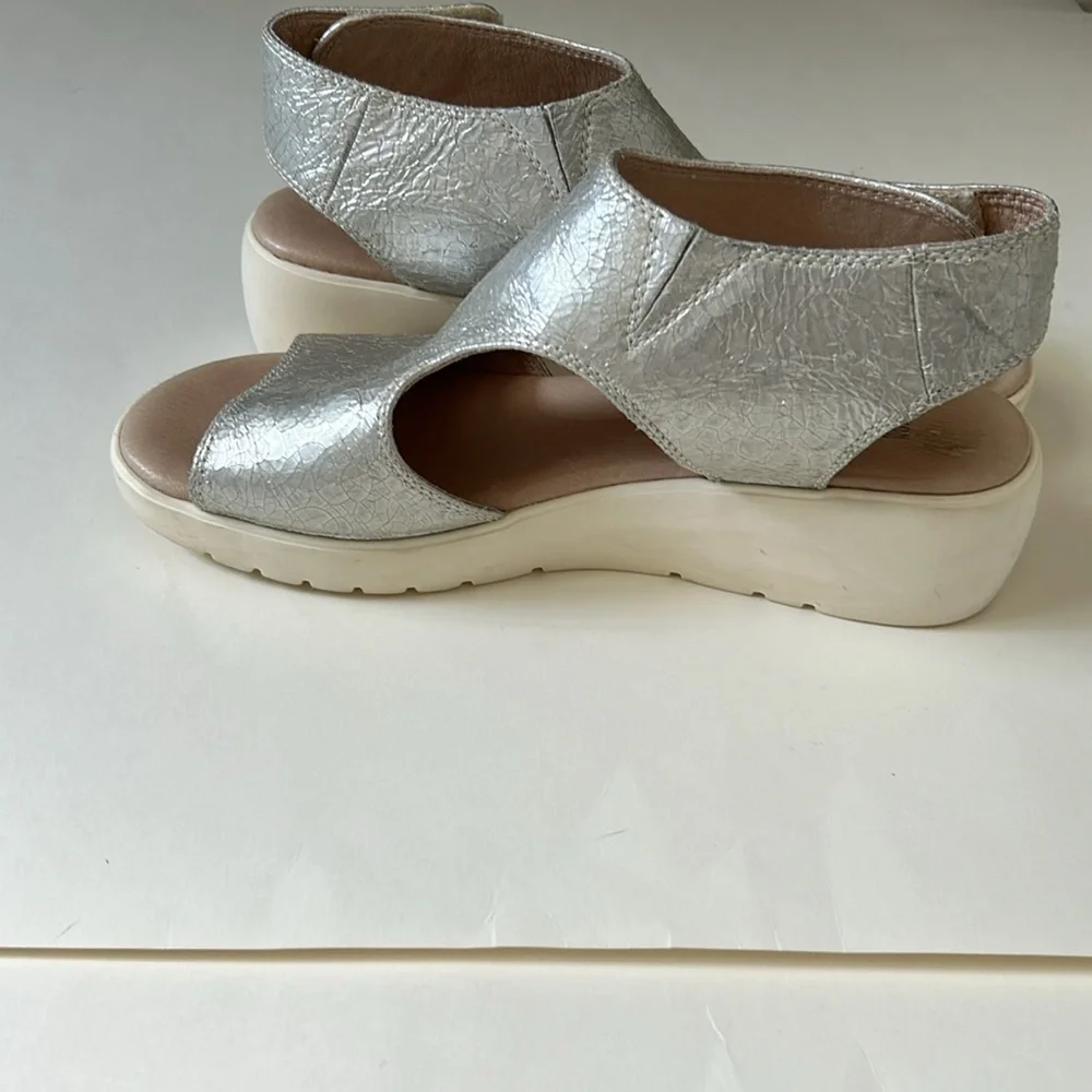 Johnson & Murphy Platform Metallic Silver Sandals